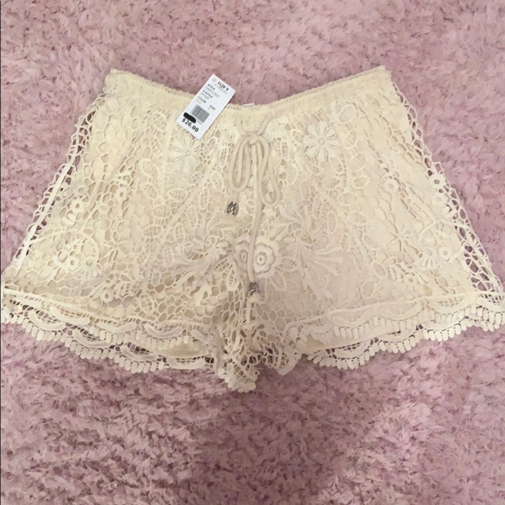Women’s Crochet Shorts NWT 💕